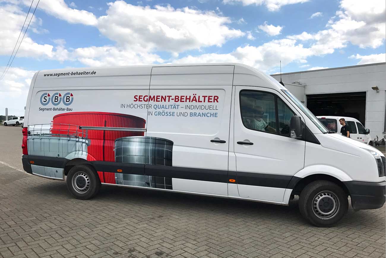 Firmenfahrzeuge-beschriften-Fahrzeugbeschriftung-Potsdam Fahrzeugfolierung Transporter Potsdam