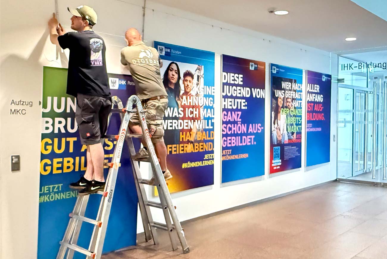 IHK Potsdam Eingangsbereich mit Ausbildungskampagne